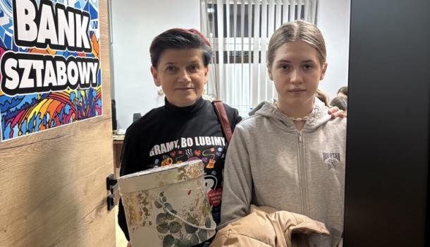 Uczniowie SP3 w Mławie wspierają WOŚP podczas 33. finału