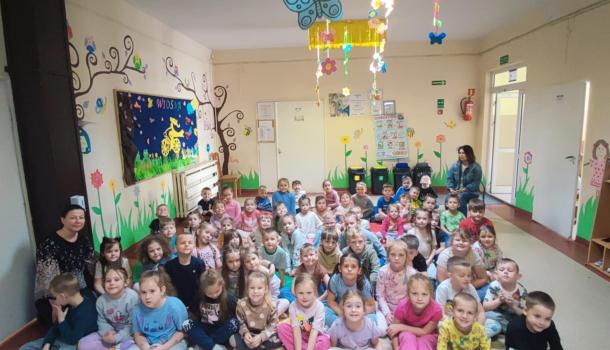 Przedszkolaki z MPS 3  poznają tajemnice książek
