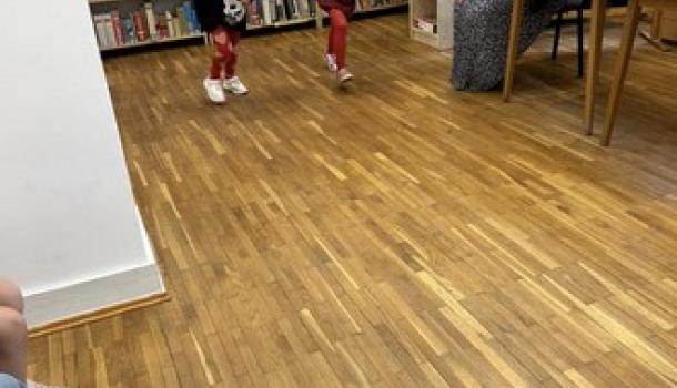 Kotki z MPS nr 4 w bibliotece