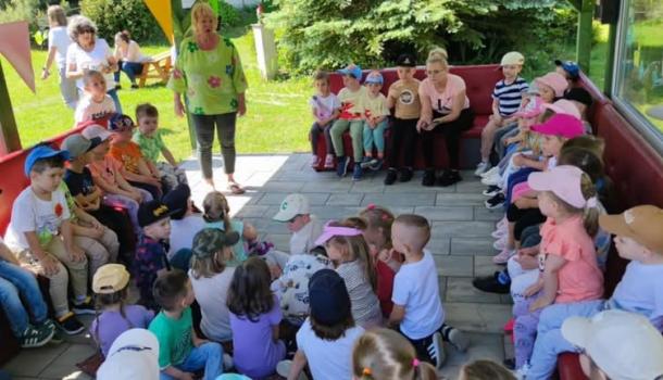 Wycieczka przedszkolaków z MPS 3 w mini zoo