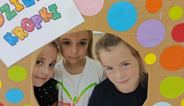Międzynarodowy Dzień Kropki w SP3 w Mławie