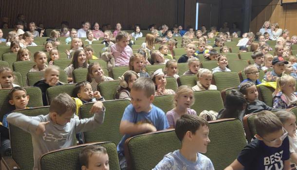 Uczniowie SP nr 7 na koncercie "Nad pięknym, modrym Dunajem"