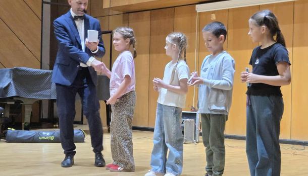 Uczniowie SP nr 7 na koncercie "Nad pięknym, modrym Dunajem"