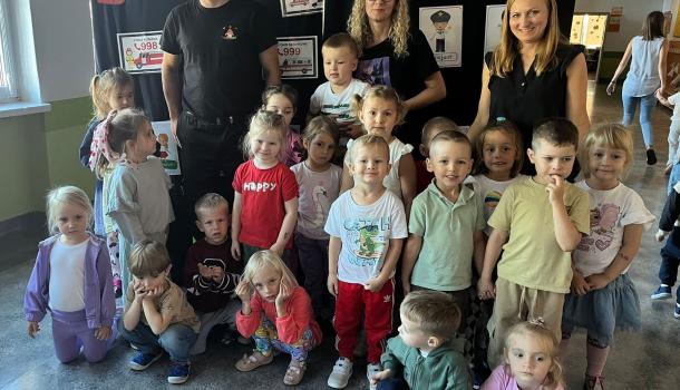 Jesteśmy bezpieczni - spotkanie z funkcjonariuszami Policji i Straży Pożarnej w SP nr 2