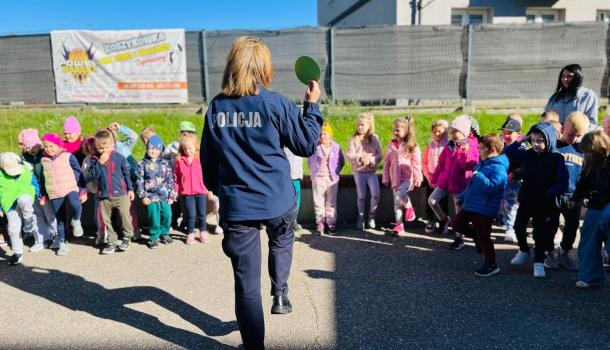 Jesteśmy bezpieczni - spotkanie z funkcjonariuszami Policji i Straży Pożarnej w SP nr 2