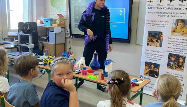 Zajęcia z robotyki w klasie III a w SP nr 7
