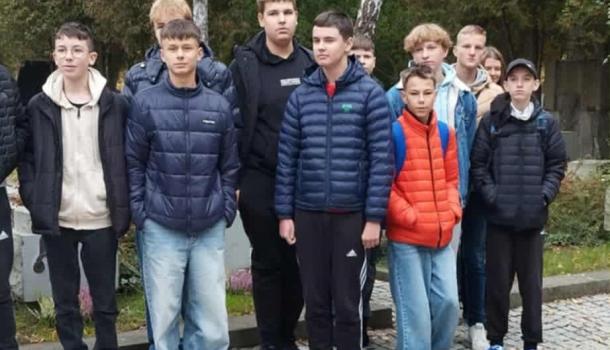 Uczniowie z SP nr 7 śladami bohaterów "Kamieni na szaniec"