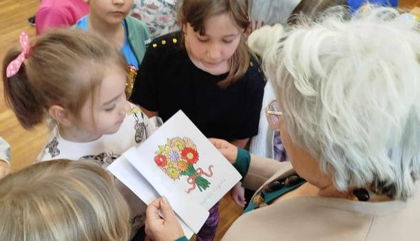 Spotkanie autorskie z Mirą Białkowską w Miejskiej Bibliotece Publicznej