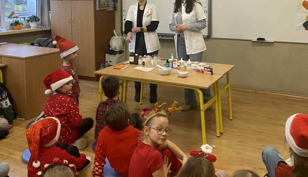 Poznajemy zawody swoich rodziców – zajęcia z farmaceutą w SP nr 3