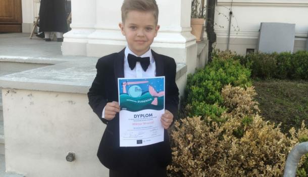 Wiktor Wroński z SP 4 w Finale 49. Konkursu Recytatorskiego Warszawska Syrenka