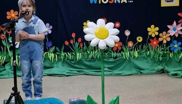 Dziewczynki z MPS 2 wyróżnione w Międzyszkolnym Konkursie Recytatorskim 