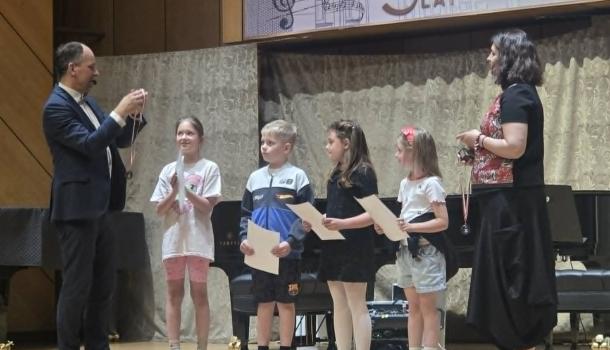 Uczniowie SP nr 7 na filharmonii pt. „Witajcie w naszej bajce”