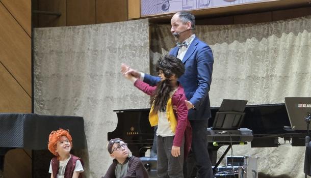 Uczniowie SP nr 7 na filharmonii pt. „Witajcie w naszej bajce”